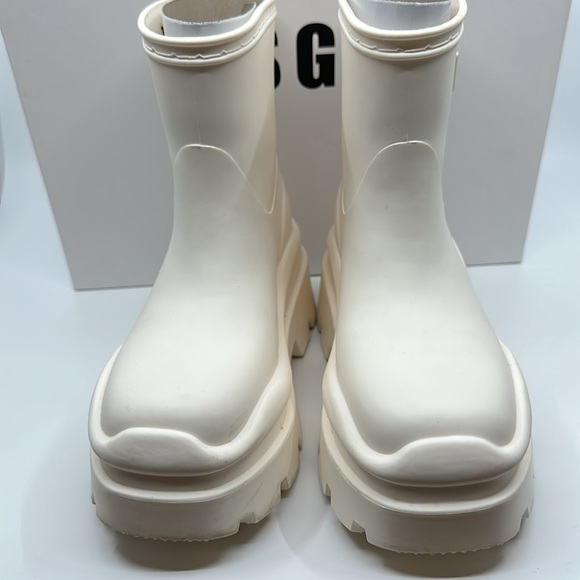 In box MSGM white rubber Carrarma boots, Sz 35 - Picture 4 of 11